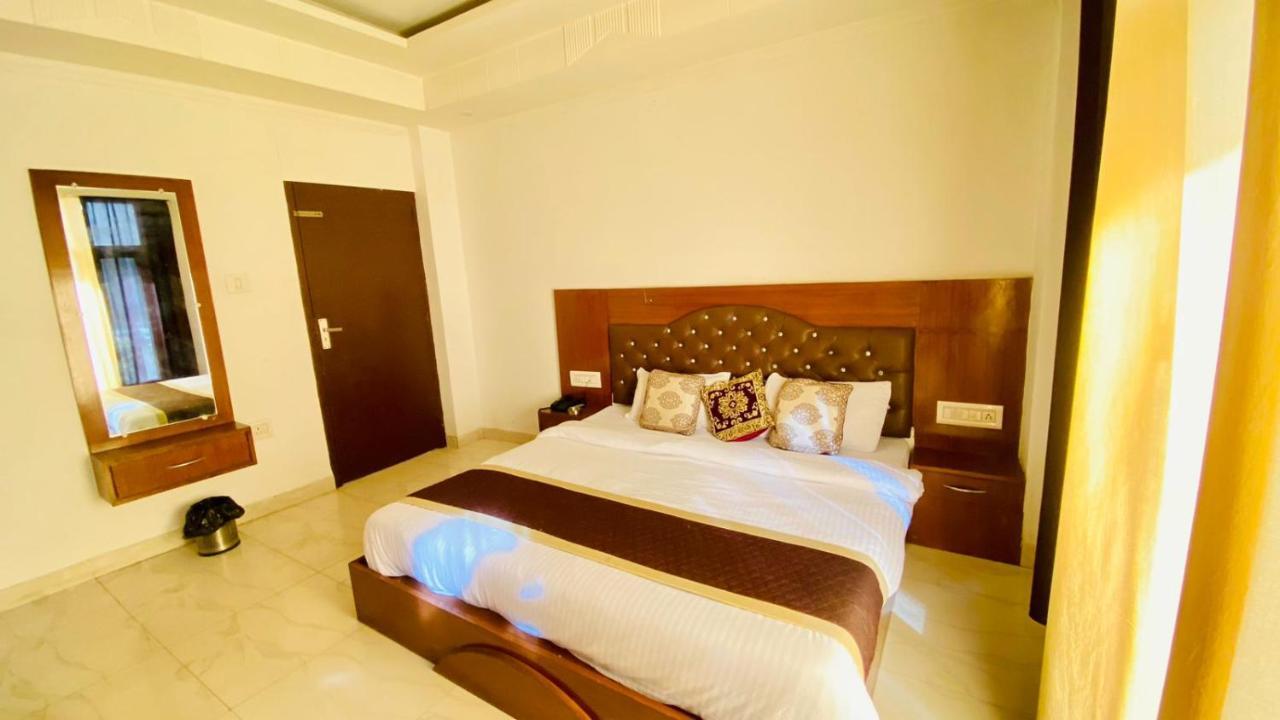 קאסול Hotel Purnima Riverside מראה חיצוני תמונה