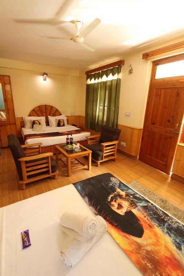 קאסול Hotel Purnima Riverside מראה חיצוני תמונה