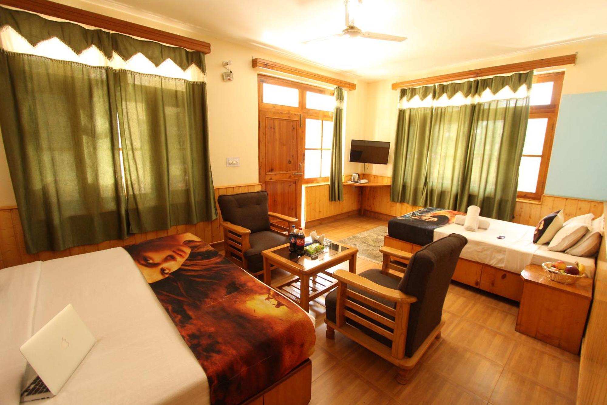 קאסול Hotel Purnima Riverside מראה חיצוני תמונה